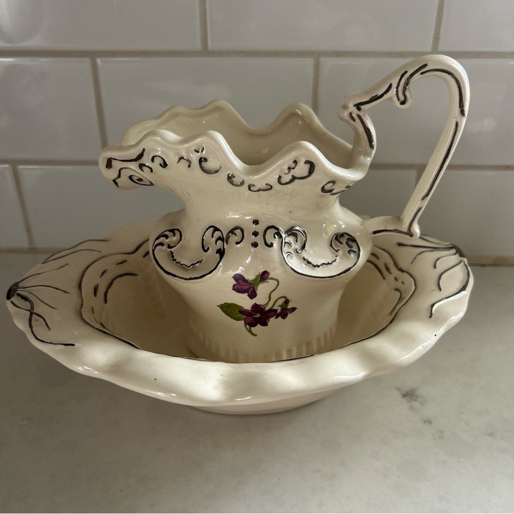 Vintage Cream Arnels 2 piece Pottery Pitcher And Basin Set